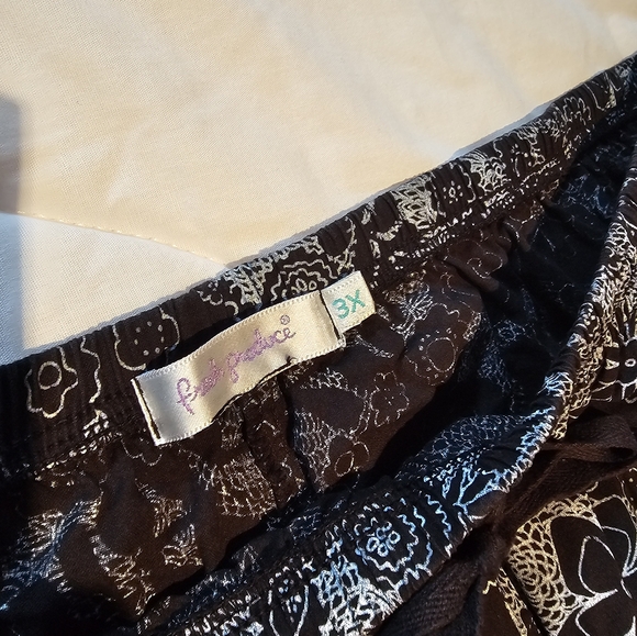 FRESH PRODUCE Brand Cotton Capris - Size 3X - Picture 2 of 5